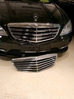 Решетка радиатора w221 новая AMG