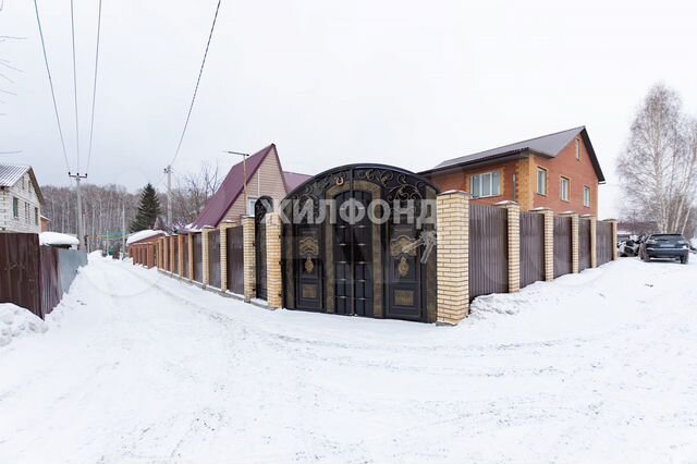 Коттедж 270 м² на участке 6,1 сот.