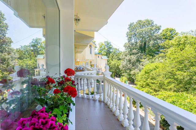 Дом 200 м² на участке 3 сот.