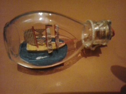 Караблик в бутылке