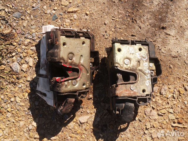 Замок задний левый Golf 3