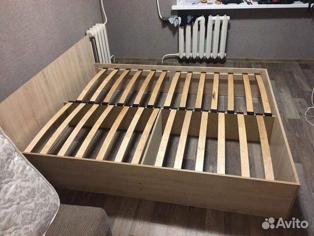 Кровать