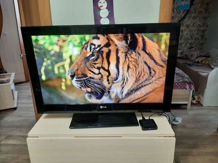 Телевизор LG 32 дюйма + smart tv box