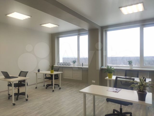 Офис 36 м² с видом на вечерний трафик БЦ Нобель