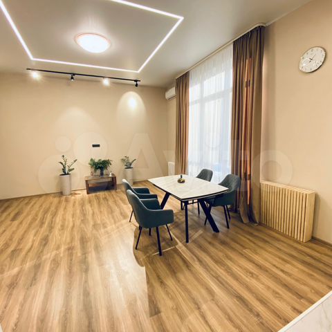 Дом 360 м² на участке 9 сот.