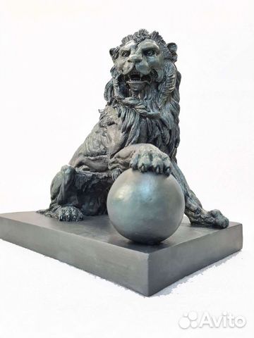 Лев статуэтка