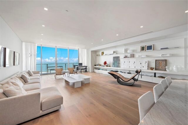 3-к. квартира, 100 м², 4/8 эт.