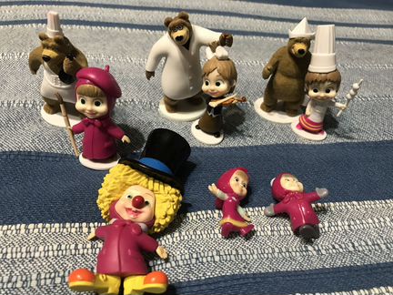 Фигурки свитбокс Маша и Медведь