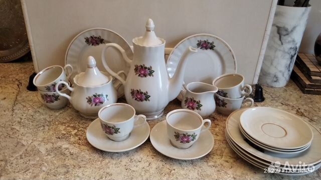 Кофейный сервиз с десертными тарелками