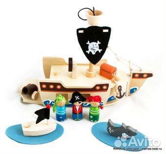 Пиратский корабль дерево