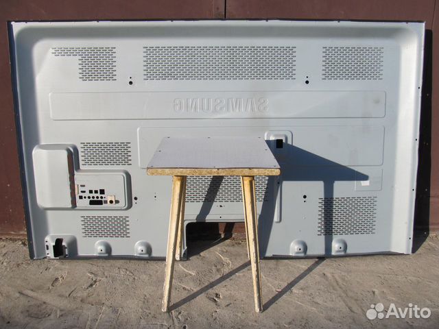 Задняя стенка телевизора