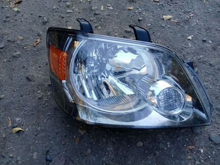 Фара на тайоту noah