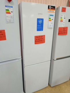 Холодильник indesit ITR 4180 W новый