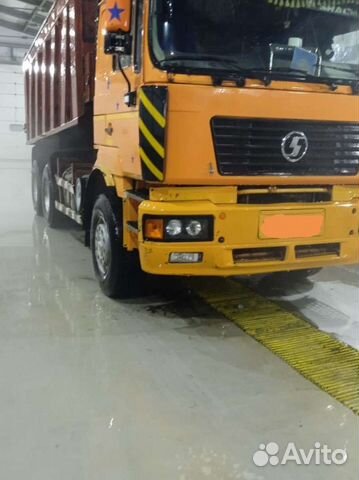 Водитель самосвала