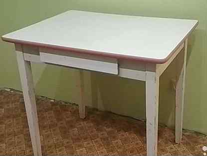 Стол для кухни б у. Стол кухонный 60х80. Советский кухонный стол. Дешевый Советский стол на кухне. Кухонный стол б/у.