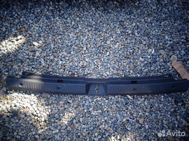 Накладка замка багажника Toyota Corolla Fielder