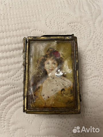 Старинная жестяная банка