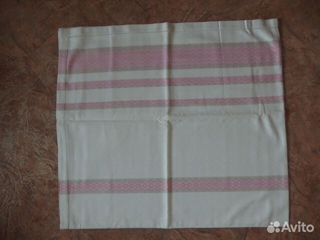 Скатерти кружево, лен с салфетками, рушники