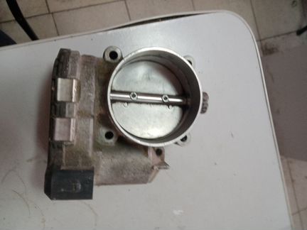 Заслонка дроссельная audi A4/A6/A8