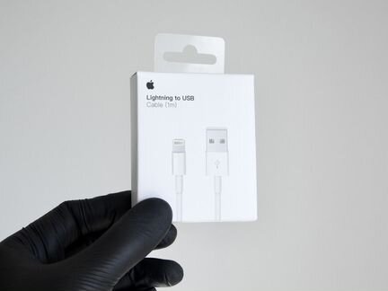 Кабель зарядка на iPhone