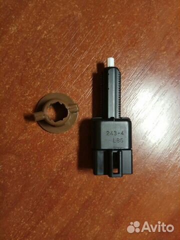 Датчик включения стопсигнала (MR228924) Лансер 10