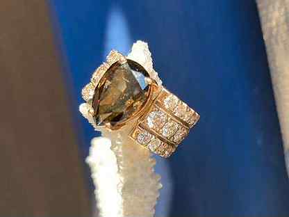 Кольцо с огромным природным бриллиантом 5.38 карат