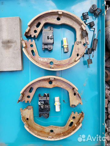 Новые колодки стояночного тормоза Genesis G80