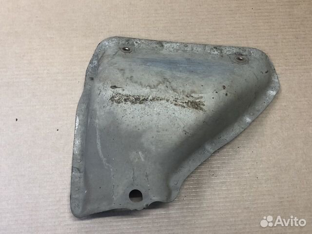 Крышка выпускного коллектора Мицубиси Кольт