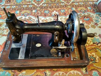 Швейная машинка “Fabrik Marke Original Victoria”