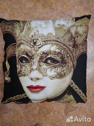 Гобеленовая подушка