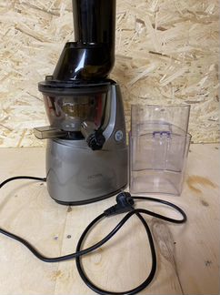 Соковыжималка шнековая bork S610