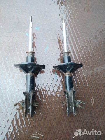 Стойки передние Kayaba 