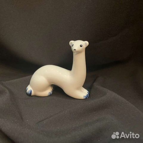 Фарфоровая фигурка 