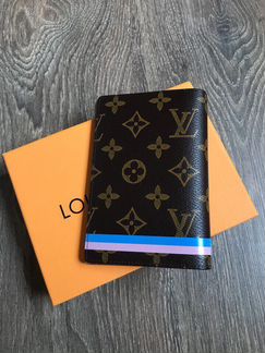 Обложка для паспорта Louis Vuitton монограмм с кор
