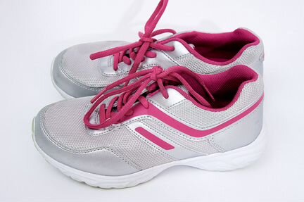 Кроссовки для девочки