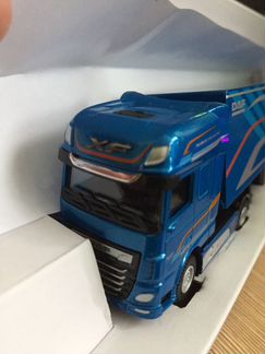 Модель тягач DAF XF space cab 4x2 + Box Trailer