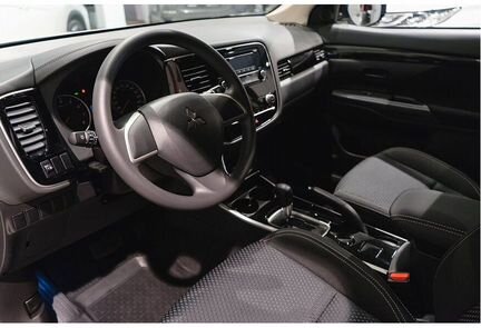 Mitsubishi Outlander 2.0 CVT, 2020
