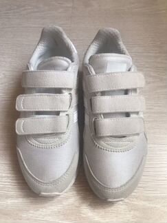 Кроссовки Adidas