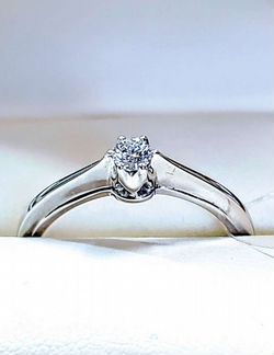 Золотое кольцо с природным бриллиантом. Новое