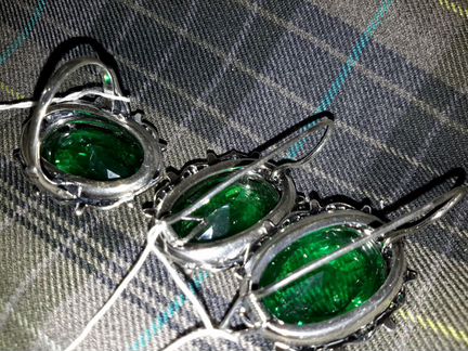 Комплект изумруд серебро,чернь,новый:модель СССР