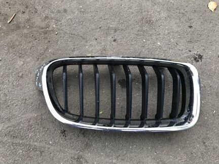 Решетка радиатора правая BMW 3 серия F30