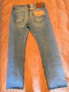 Продам джинсы Levi s