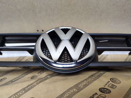 Решетка Volkswagen Polo HB радиатора новая оригина