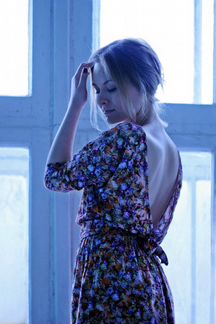 Платье с открытой спиной