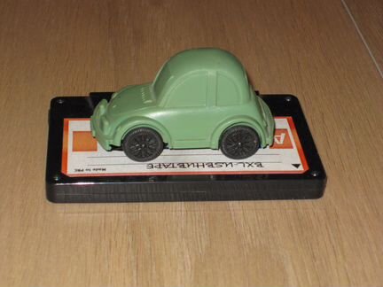 Игрушечная маленькая машинка из СССР. Резиновая