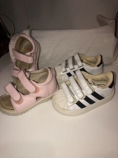 Кроссовки и сандалии