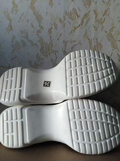 Новые кроссовки р. 36