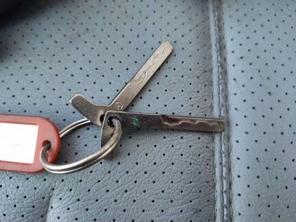 Mercedes W212 личинка замка с ключами