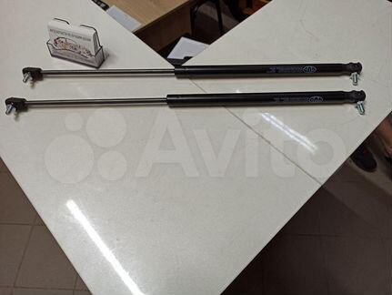 Амортизатор багажника