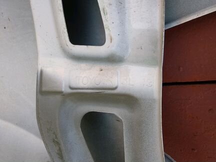 Крыло Toyota Auris левое оригинал